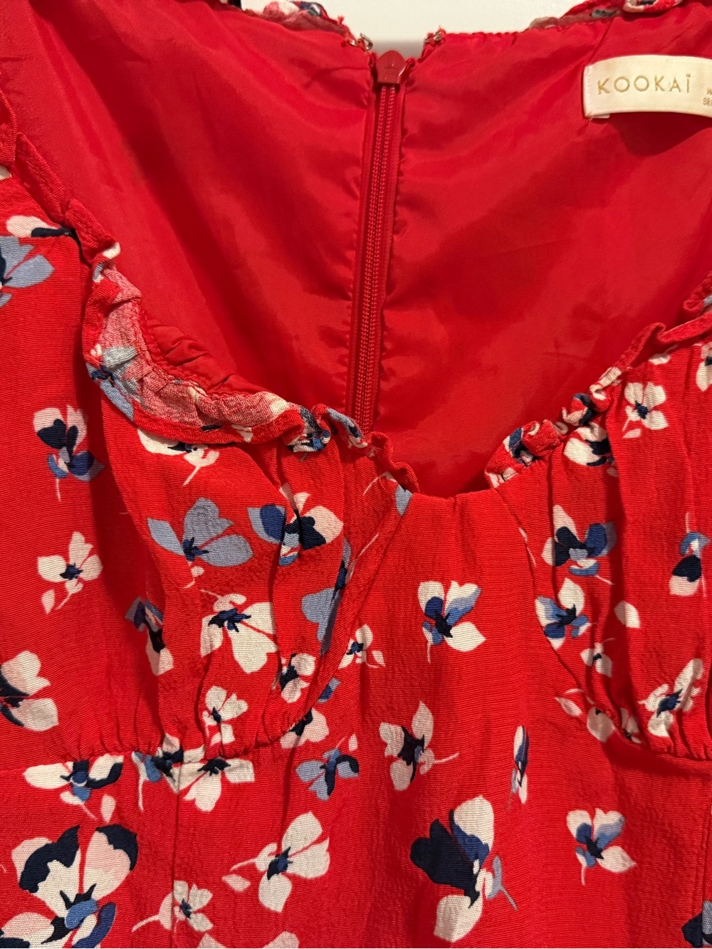 Kookaï Floral Top w/ Subtle Ruffles - Picture 3 of 9